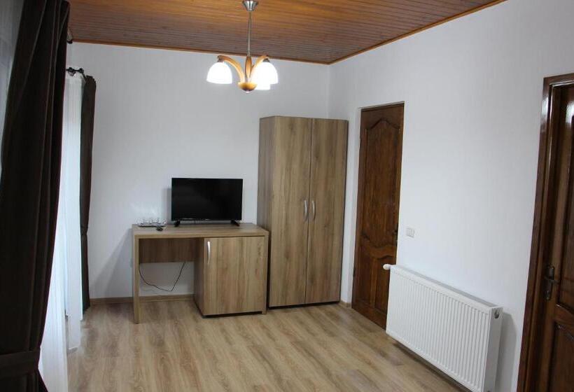 اتاق استاندارد با تخت بزرگ, Maramures Landscape