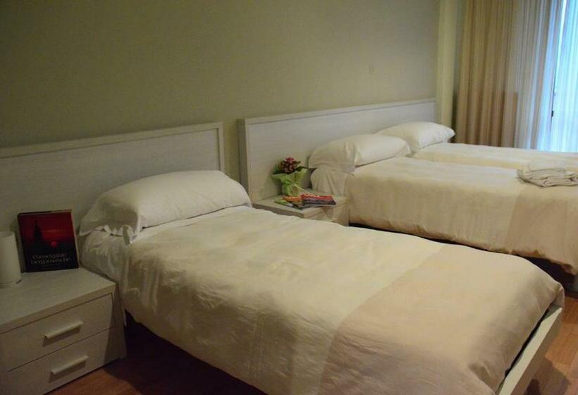 חדר סטנדרט לשלושה, Grem Bike Hostel