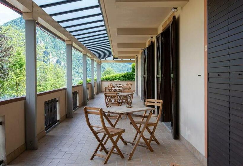 חדר סטנדרט לשלושה, Grem Bike Hostel