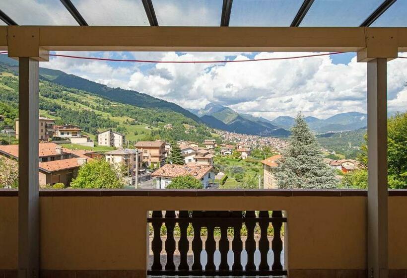 חדר סטנדרט לשלושה, Grem Bike Hostel