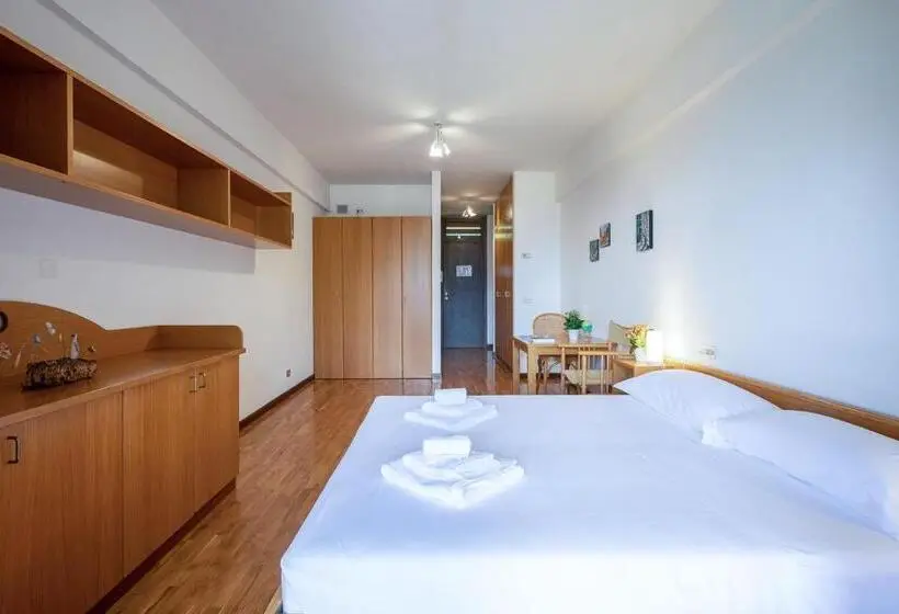 身障者適用キングサイズベッドルーム, Grem Bike Hostel