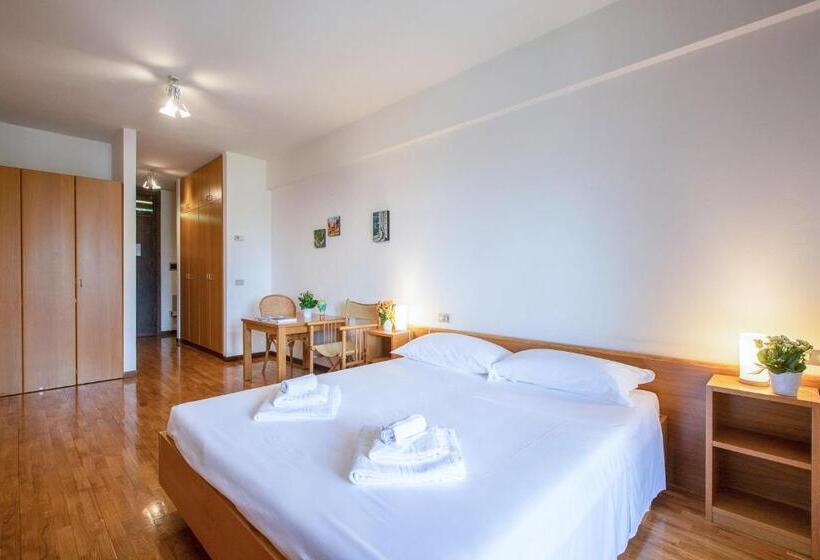 חדר סטנדרט, מיטת קינג, מותאם לאדם עם מוגבלויות, Grem Bike Hostel