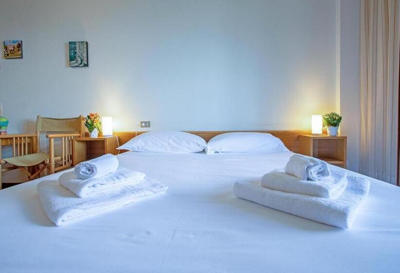 חדר סטנדרט עם מיטת קינג, Grem Bike Hostel