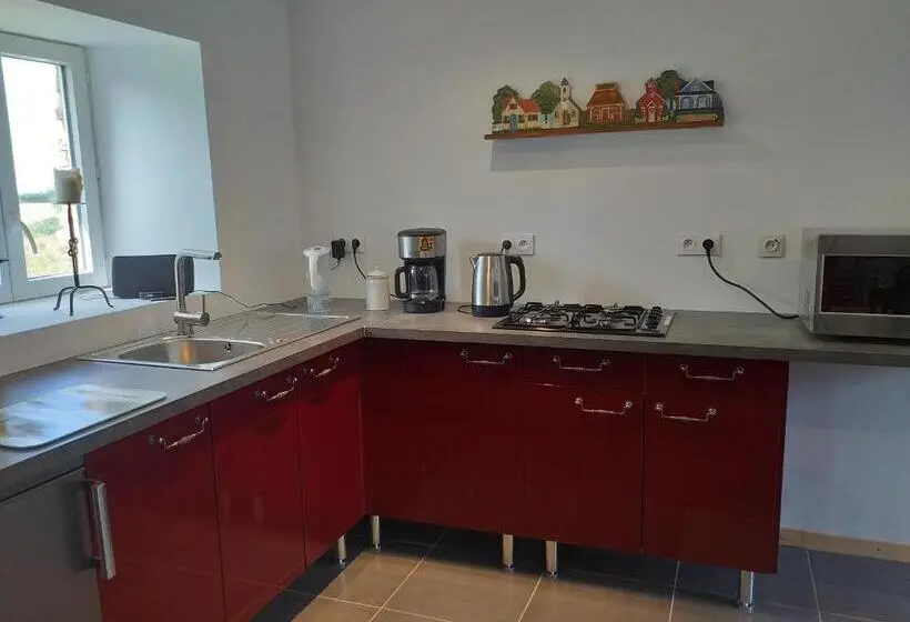 ベーシックルーム, La Petite Houssaye