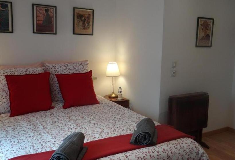 基本间, La Petite Houssaye