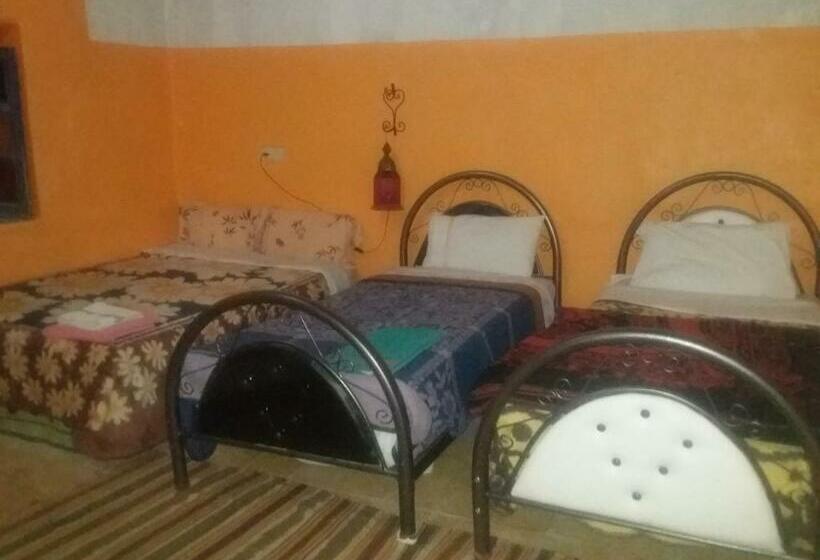 اتاق استاندارد سه تخته با چشم‌انداز باغ, Luna Del Fuego