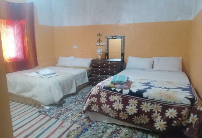 اتاق استاندارد سه تخته با چشم‌انداز باغ, Luna Del Fuego