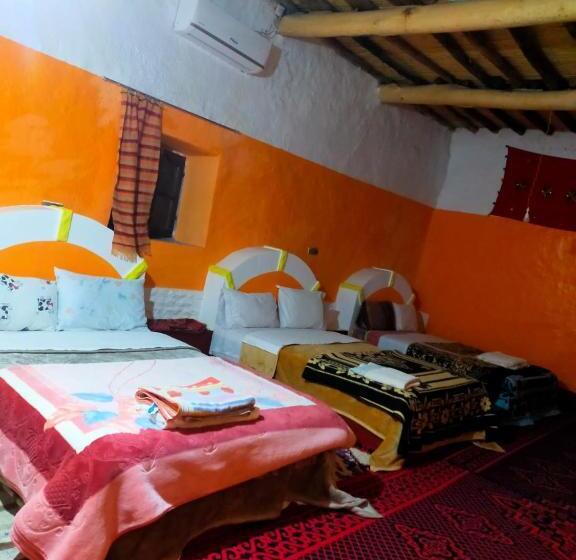 اتاق خانوادگی, Luna Del Fuego