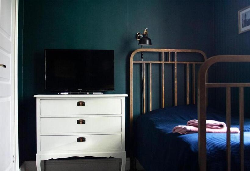 דירת שני חדרים, Pensionat Gyllenhjelmsgatan