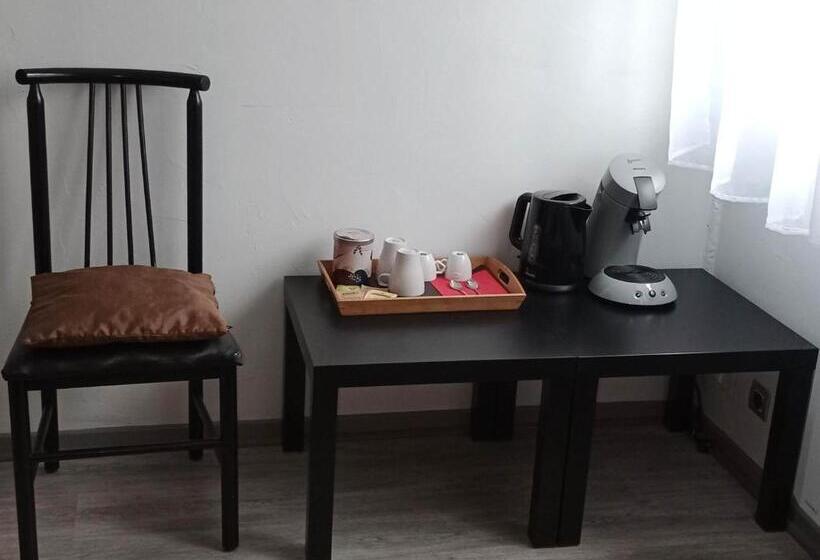 ガーデンビュースタンダードルーム, Chambres Et Table D Hôtes La Combette