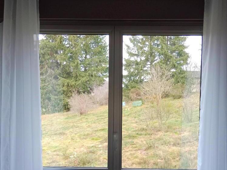 ガーデンビュースタンダードルーム, Chambres Et Table D Hôtes La Combette