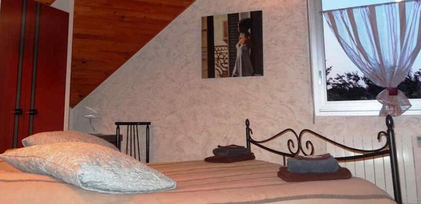 デラックスルーム, Chambres Et Table D Hôtes La Combette