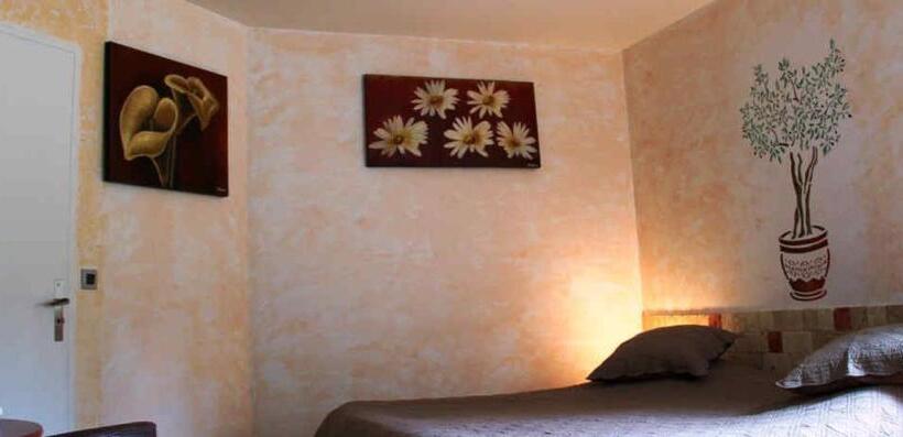 コンフォートトリプルルーム, Chambres Et Table D Hôtes La Combette