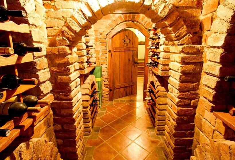 标准三人间, Stara Vodenica