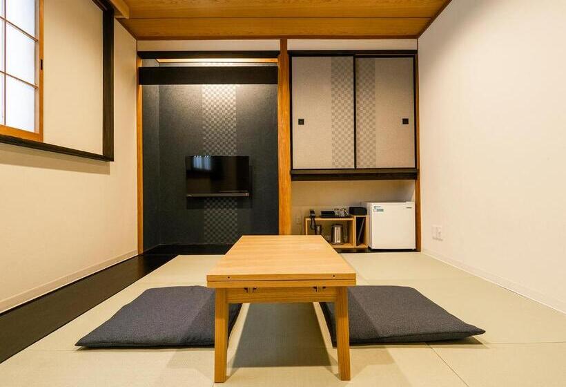 חדר סטנדרט לשלושה, Areaone Tokai