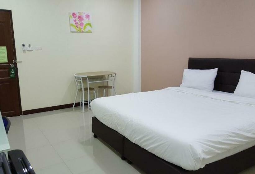 غرفة قياسية, Charoensuk Grand