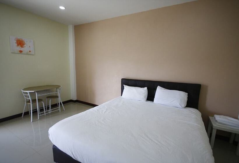 غرفة قياسية, Charoensuk Grand