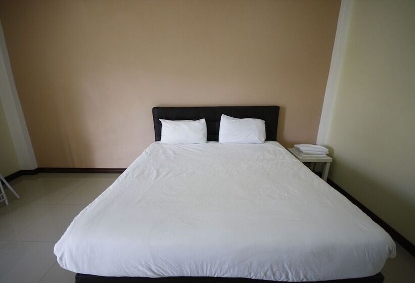 غرفة قياسية, Charoensuk Grand