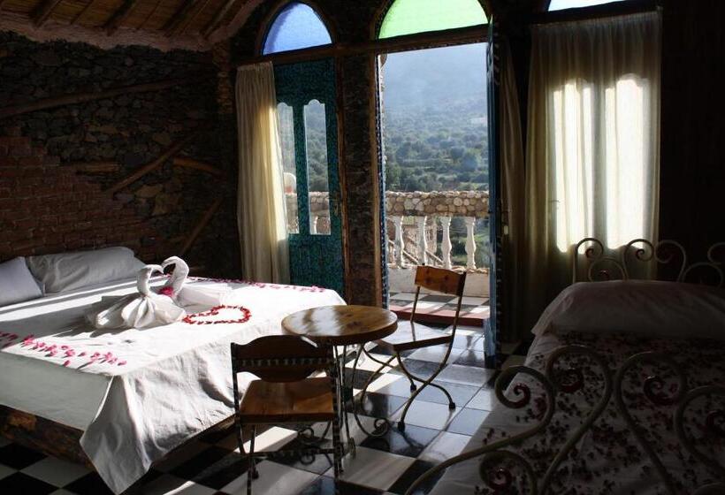 اتاق استاندارد سه تخته با بالکن, Leonor