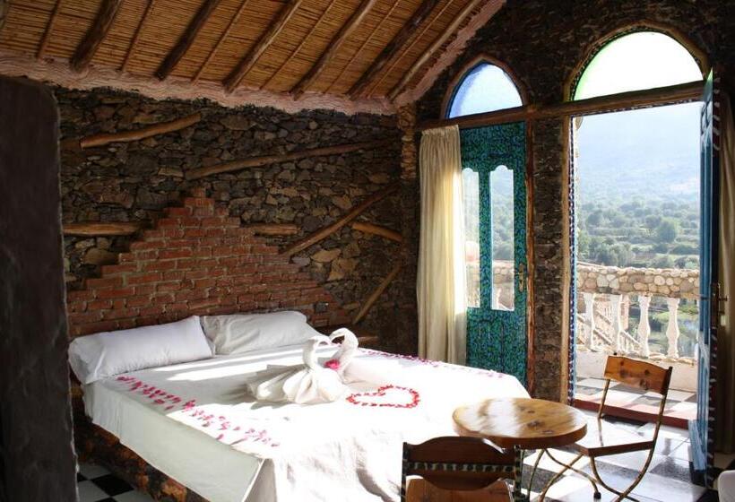 اتاق استاندارد سه تخته با بالکن, Leonor