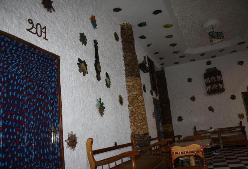 اتاق استاندارد, Leonor