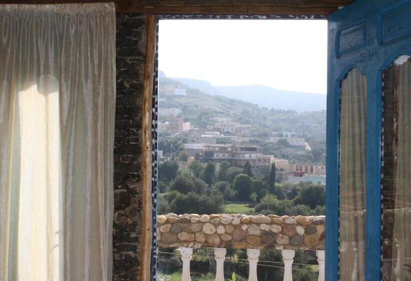 اتاق استاندارد سه تخته با بالکن, Leonor