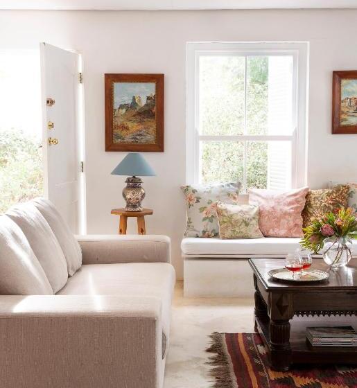 Номер Стандарт, The Grand Marigold