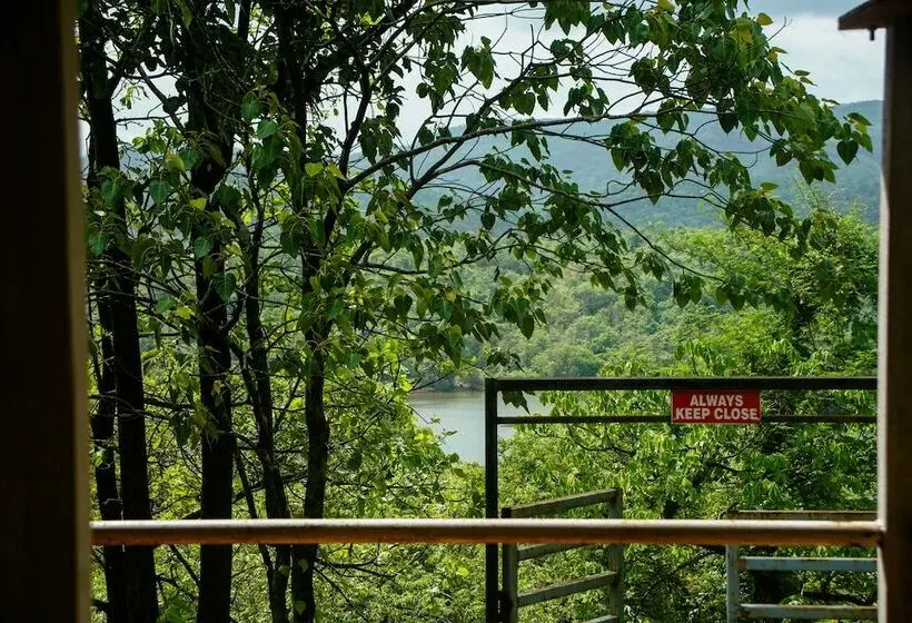 デラックスキャビン, Nature Trails Kundalika, Kolad