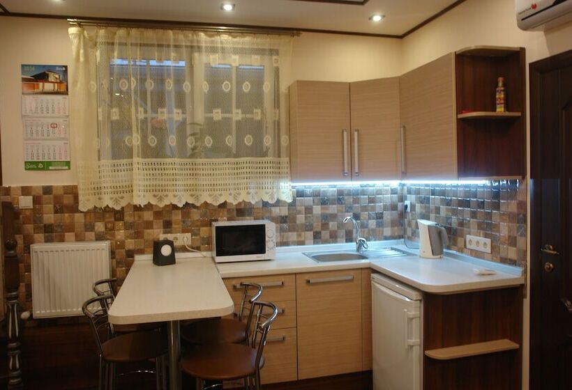 سوییت لوکس, Sicilia