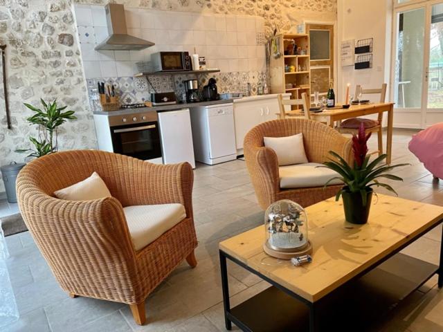 סטודיו דלוקס, La Marelle