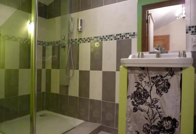スタンダード４人部屋, Chambres D Hôtes Du Clos Semper Felix