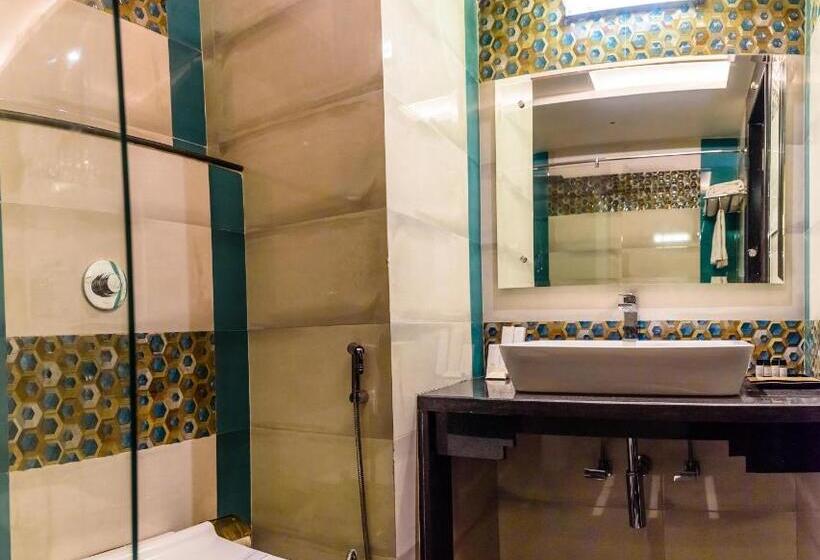 غرفة ملكية, Konark Grand