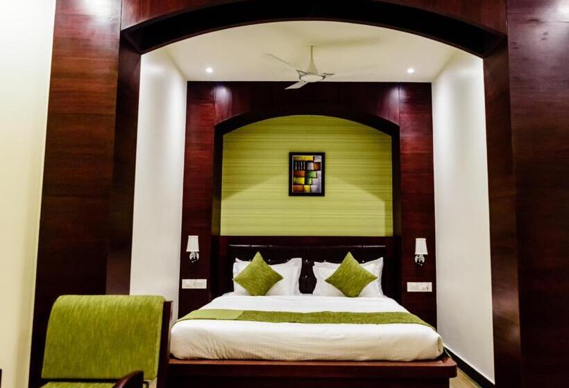 غرفة ملكية, Konark Grand