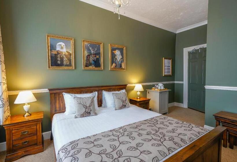 디럭스 룸, The Old Hall