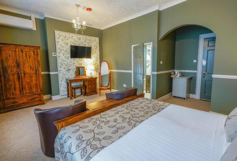 디럭스 룸, The Old Hall