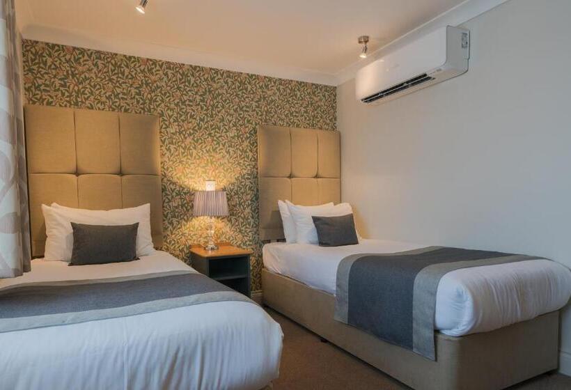 스탠다드 룸, The Old Hall