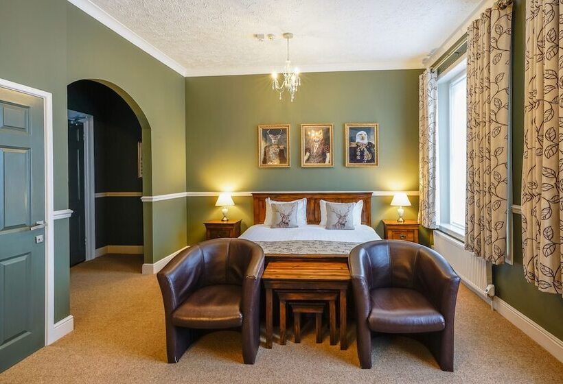 디럭스 룸, The Old Hall