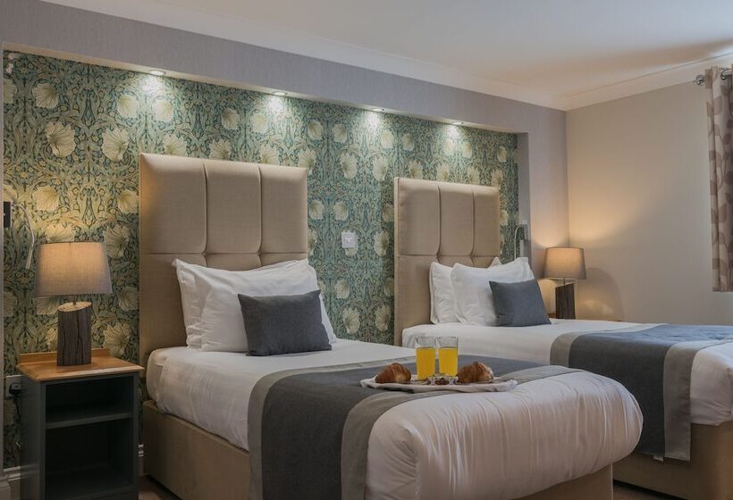 스탠다드 룸, The Old Hall