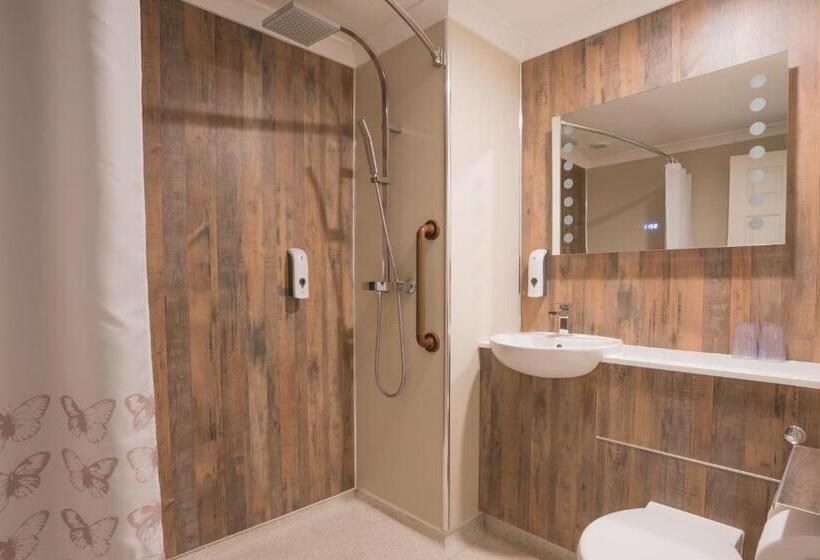 스탠다드 룸, The Old Hall