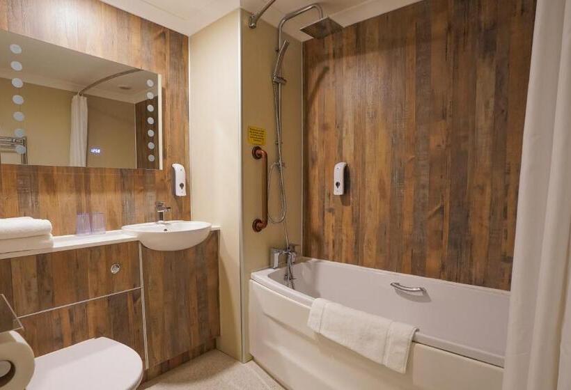 스탠다드 룸, The Old Hall