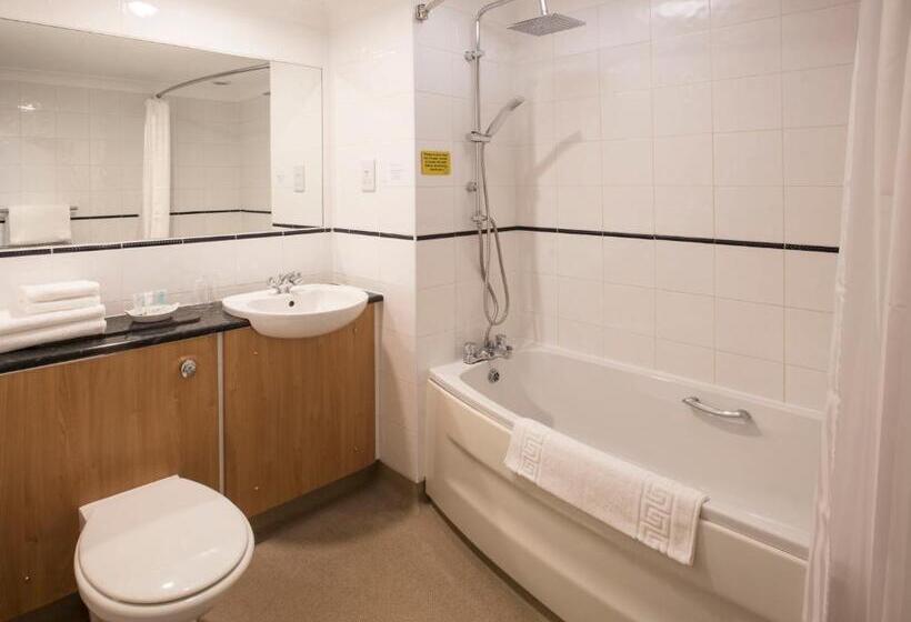 스탠다드 룸, The Old Hall