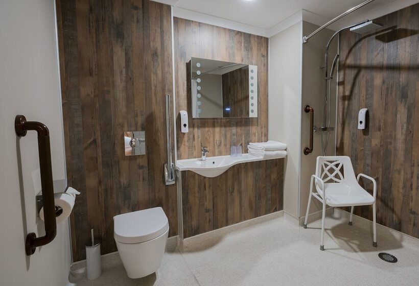 스탠다드 룸, The Old Hall