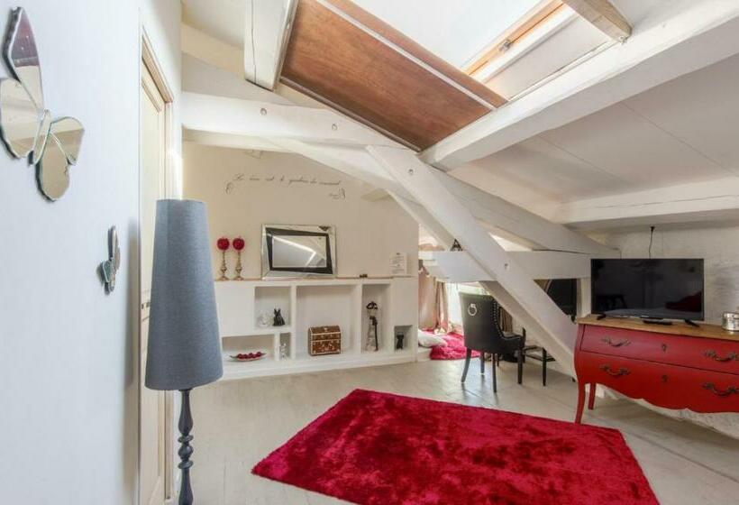 غرفة ديلوكس ثلاثية, Clos De La Colombe