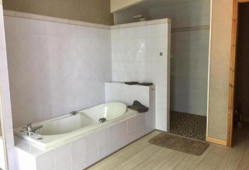 جناح سوبيريور, Clos De La Colombe