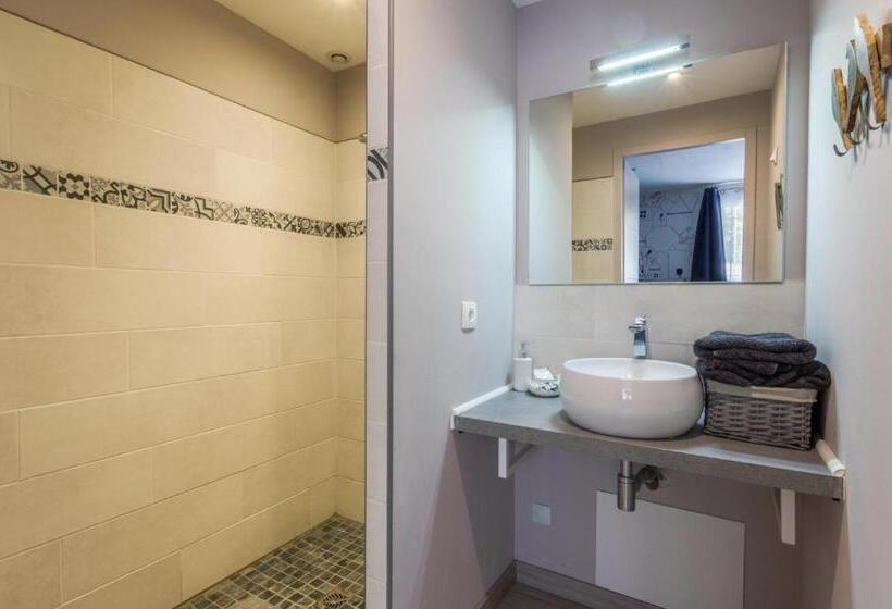 غرفة أساسية, Clos De La Colombe