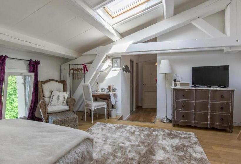 غرفة ديلوكس ثلاثية, Clos De La Colombe