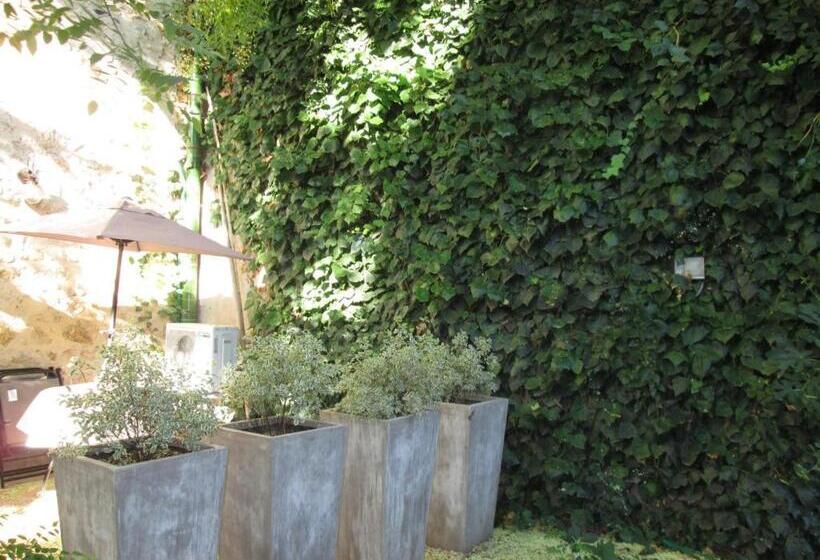 غرفة قياسية ثلاثية مزودة بتراس, Clos De La Colombe