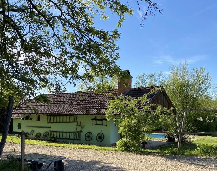 منزل غرفتين نوم, Kerca Bio Farm