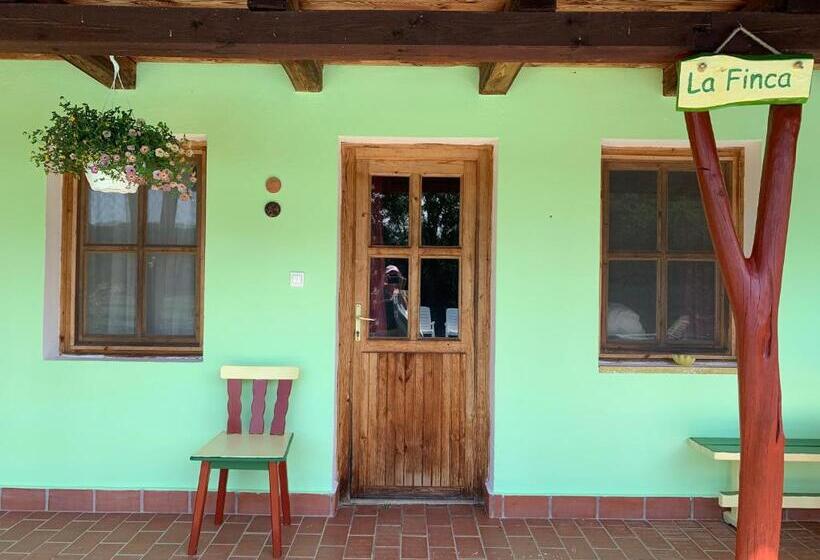 منزل غرفتين نوم, Kerca Bio Farm