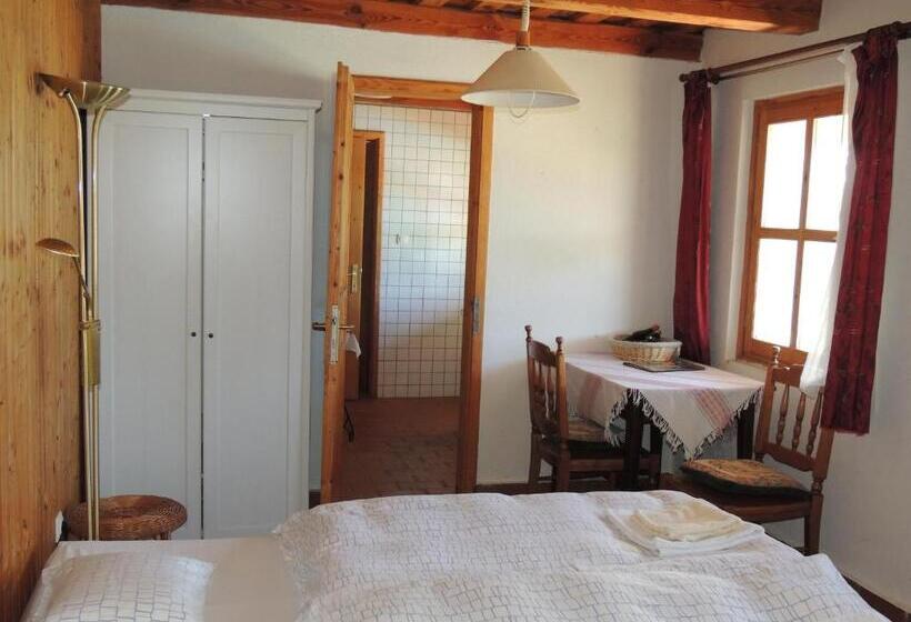 منزل غرفتين نوم, Kerca Bio Farm